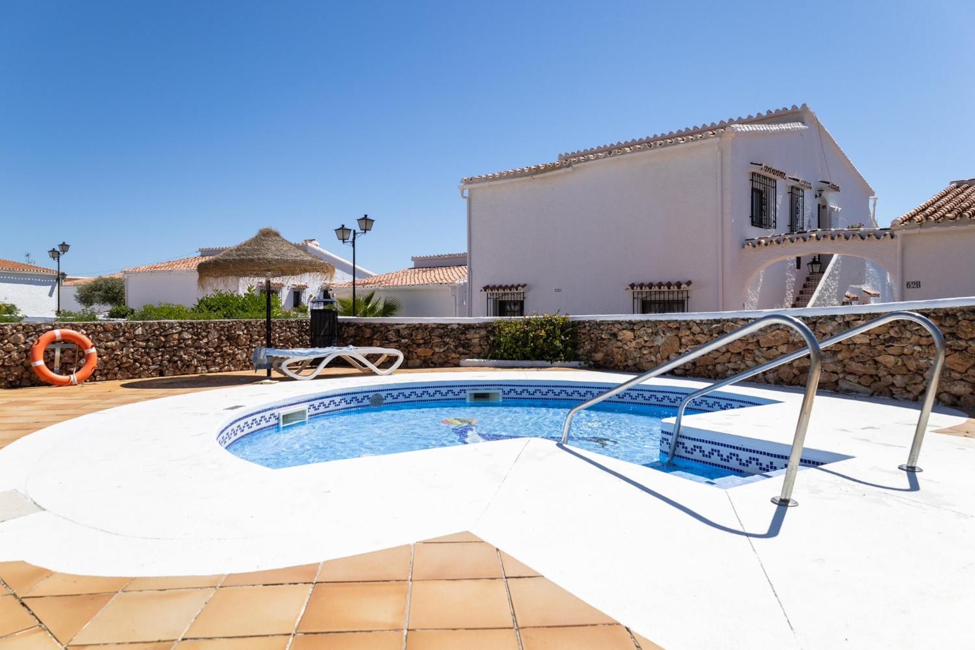 Capistrano Village, 1 bedroom + free wi-fi Nerja Esterno foto